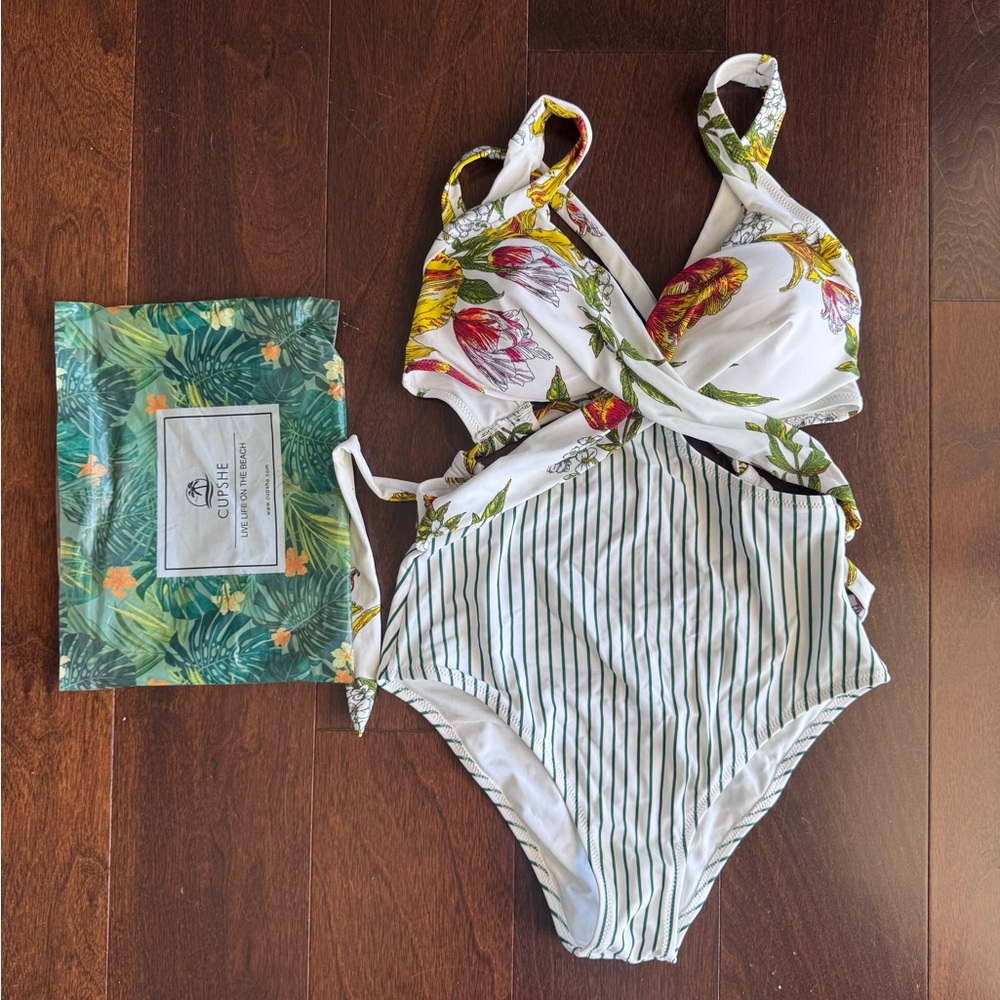 CUPSHE White Floral and Stripe One Piece Swimsuit